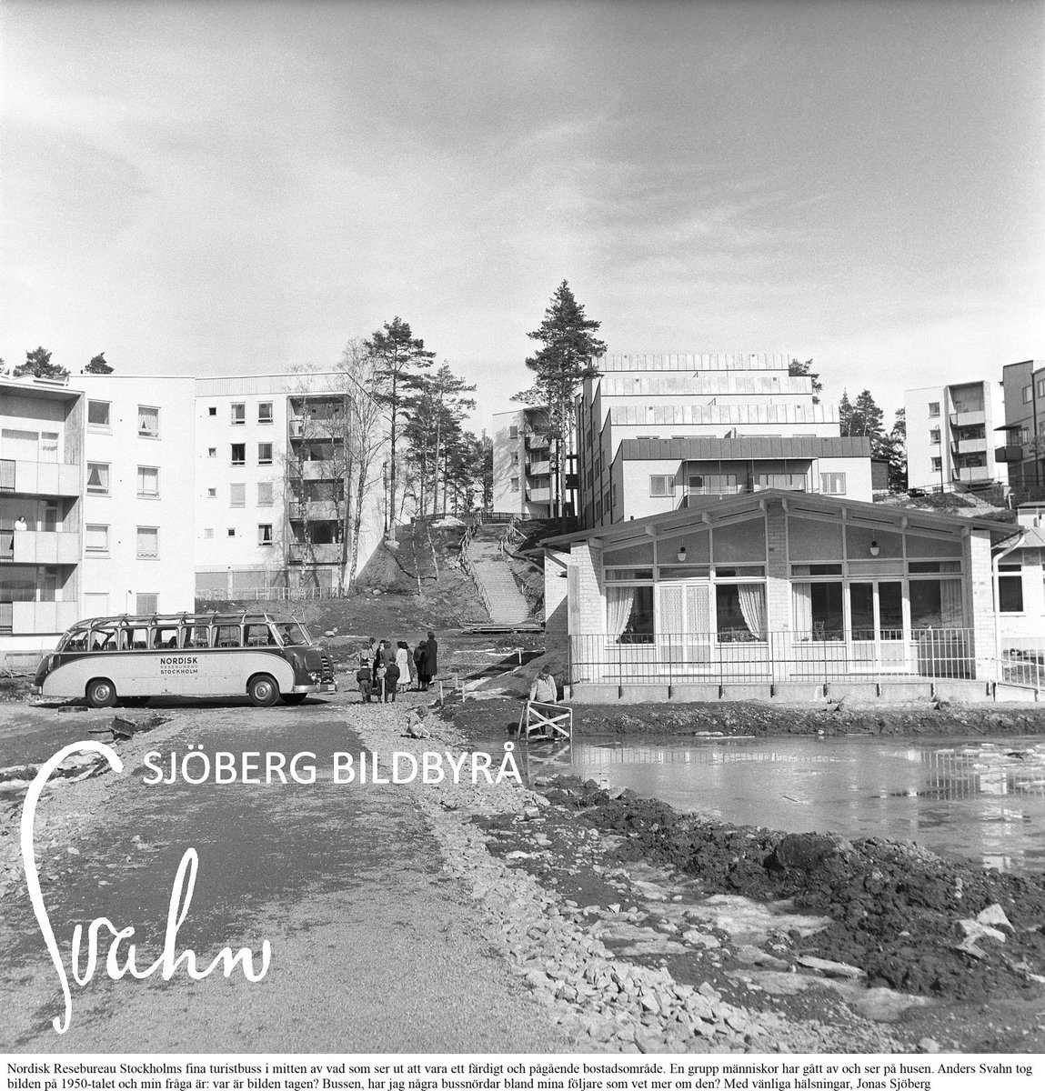 Skannern har gått varm och de gamla originalnegativen som inte har någon information är ibland gåtor som måste lösas.
Bostadsområdet, är det någon som känner igen var det ligger? Dela gärna, då blir jag glad.

#Sverige #fråga #undrar #hjälp #buss #gruppresa #bostäder #1950talet