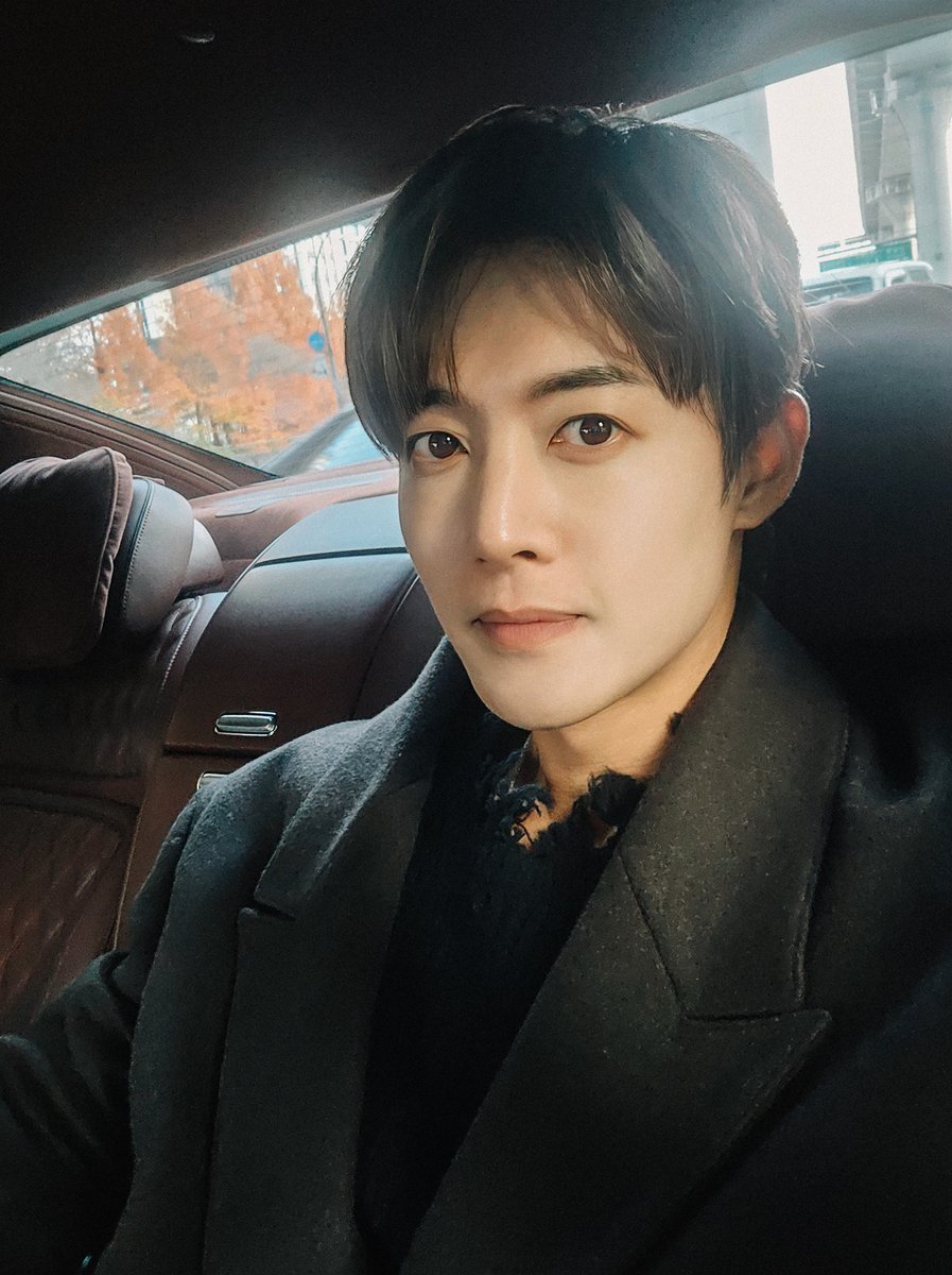 요즘 날씨가 많이 추워졌습니다.. 금요락회를 앞두고 있는데 오시는 분들 꼭 따뜻하게 입고 오세요~
오늘 금요락회 때 공개될 신곡 티저가 업로드 되었습니다. 하이라이트 부분이라 콘서트 때 같이 따라부르고 즐겨주셨으면 하는 마음에 업로드합니다.
듣고 금요락회에서 만나요^^

#김현중