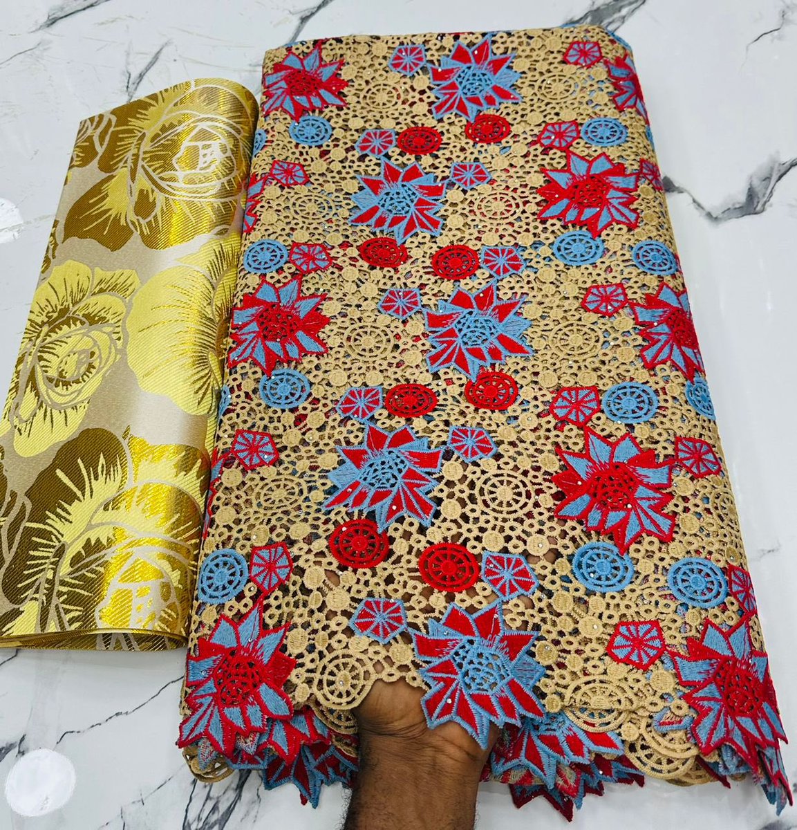 Luxury Swiss Cordlace 

🏷️:45,000/5 Yards