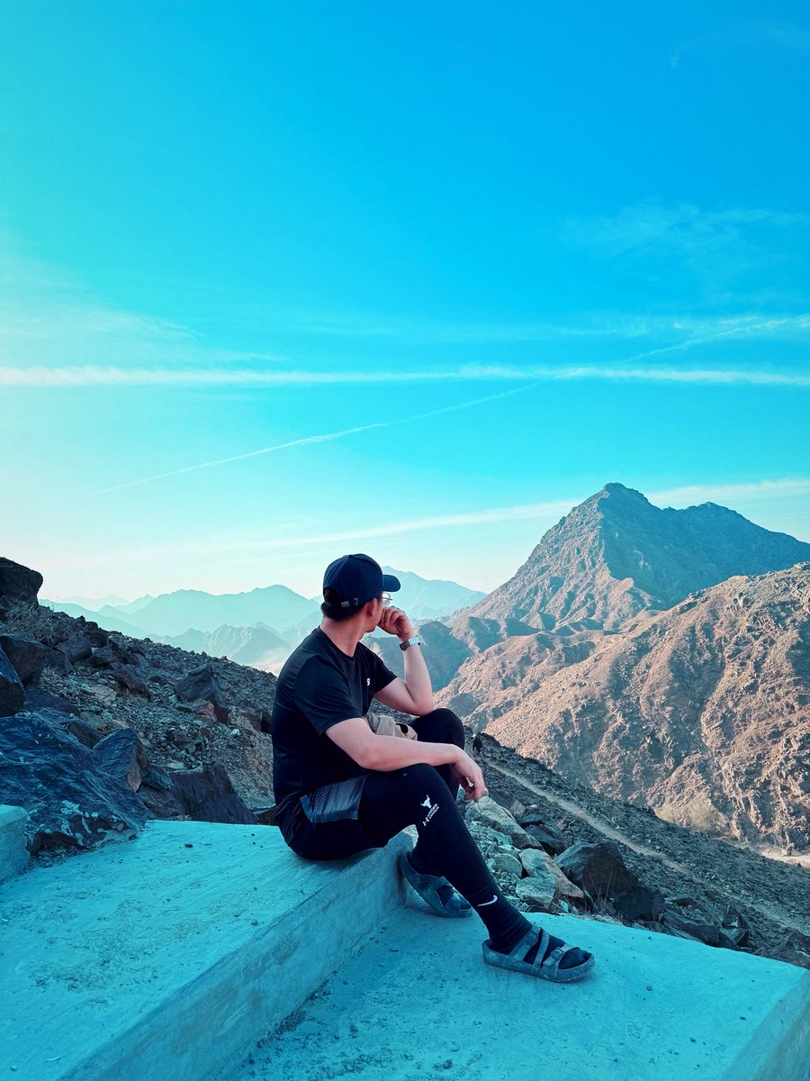 Detached tweet media