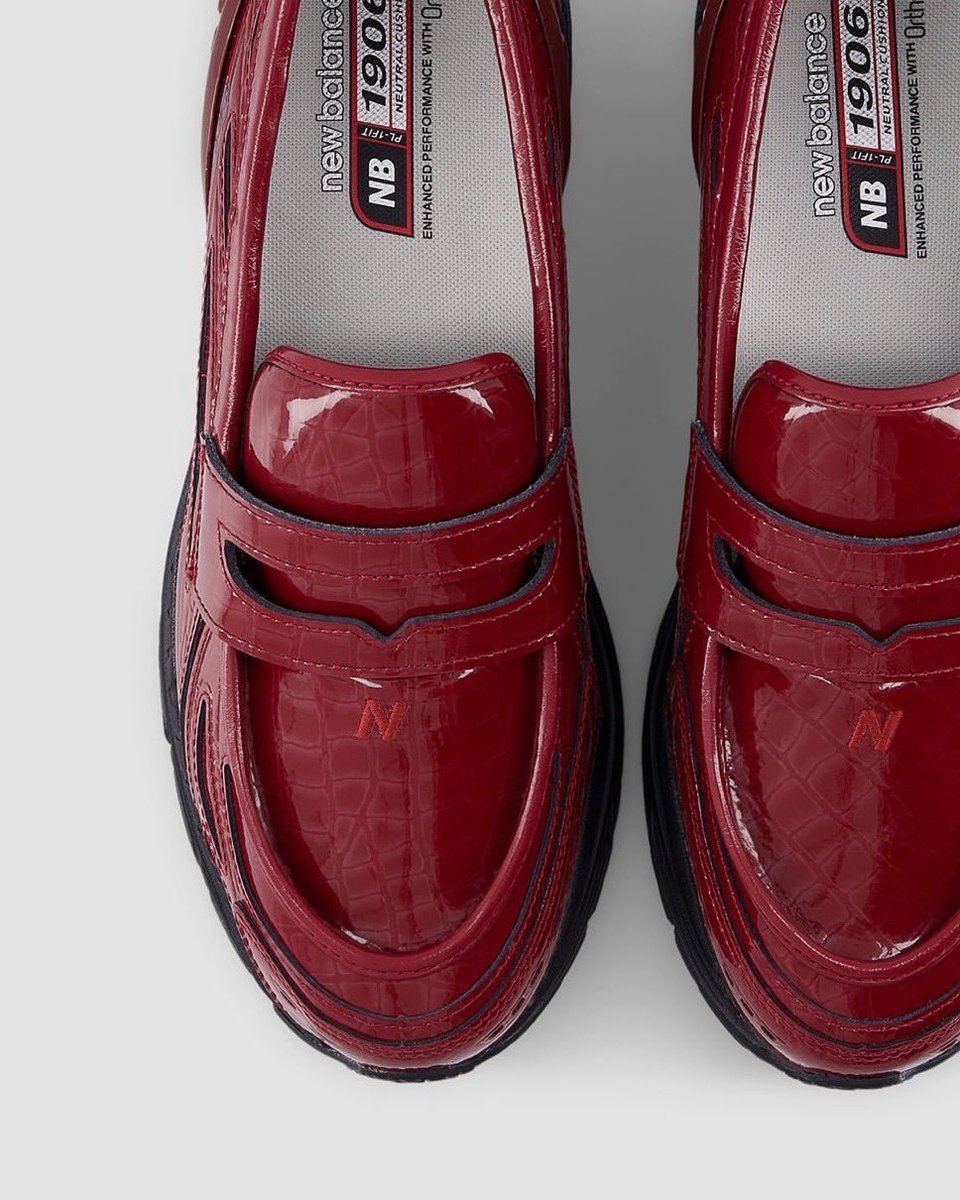 最終値下！極美品　New Balance 1906 赤 ローファー New Balance 1906L “Red Croc”が国内12月3日（水）AM0:00／10:00より各