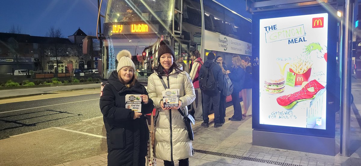 UnityakaAontu's tweet photo. Up early on Kennedy Plaza meeting commuters + sharing details of our #MeathonTrack meeting this Thurs, 7.30 Newgrange Hotel.
Gov projections put Navan rail at 2036, 10 more yrs of 4-hour commutes for Meath workers. We can’t allow this drift to continue. Pressure works. Let’s push https://t.co/g3hXSsCBLG