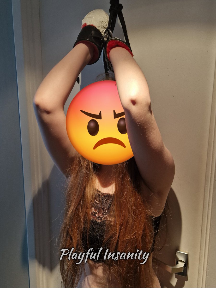 This playtime with EmyLemony didn't quite go according to plan but still turned out to be alot of fun.
Secured standing in a doorframe but that didn't work so we ended up on the floor, which actually turned out much better.

patreon.com/PlayfulInsanity 

#tickling #Feet