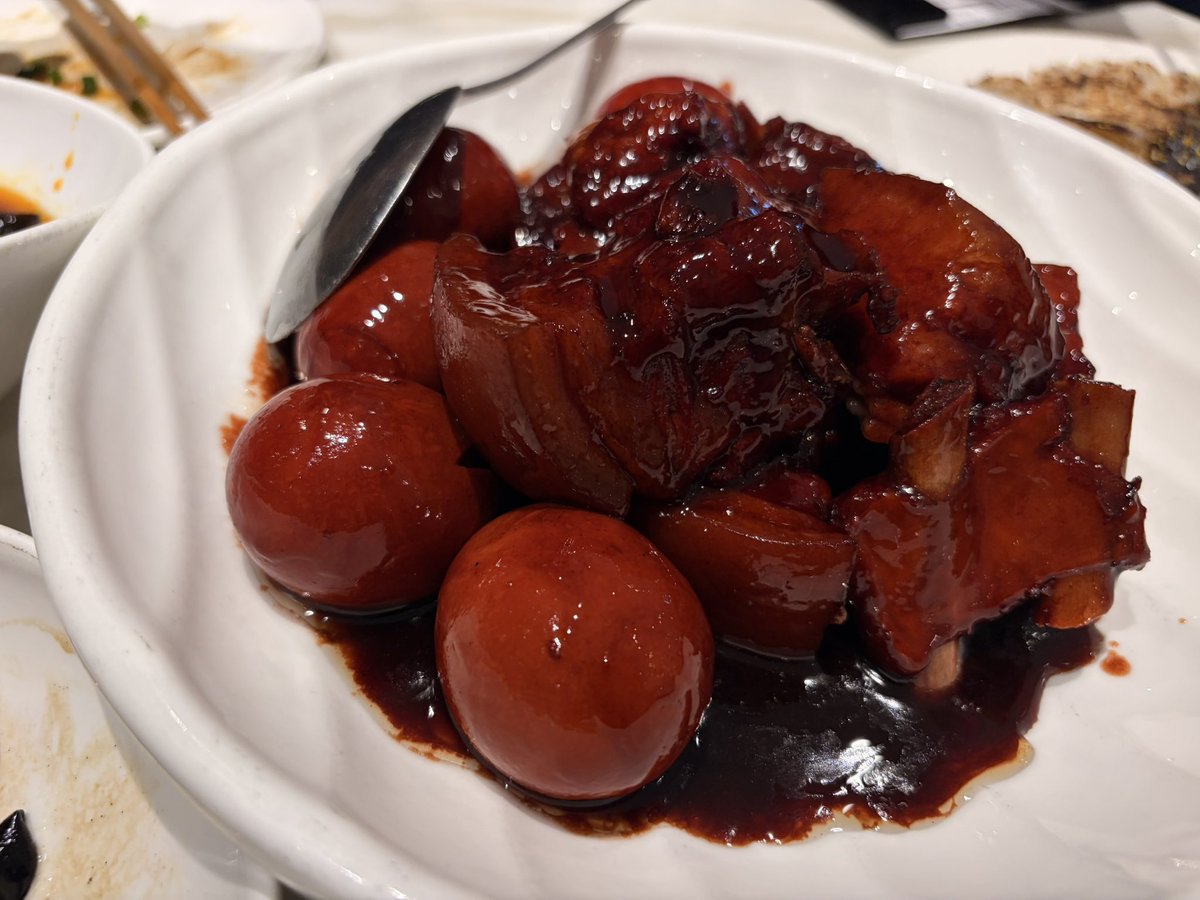 naccho0131's tweet photo. マリンテックチャイナの為、上海に来ています。
船員の現役時代に出会いたかった技術が沢山ありました。
昨今の日中関係で訪問を少し懸念していましたが今の所、全く問題ありません。
打合せ先はもちろん、レストランやカフェの店員も優しく丁寧かつフレンドリーです😊
食事もとても美味しいです。 https://t.co/7UwxnVhW57