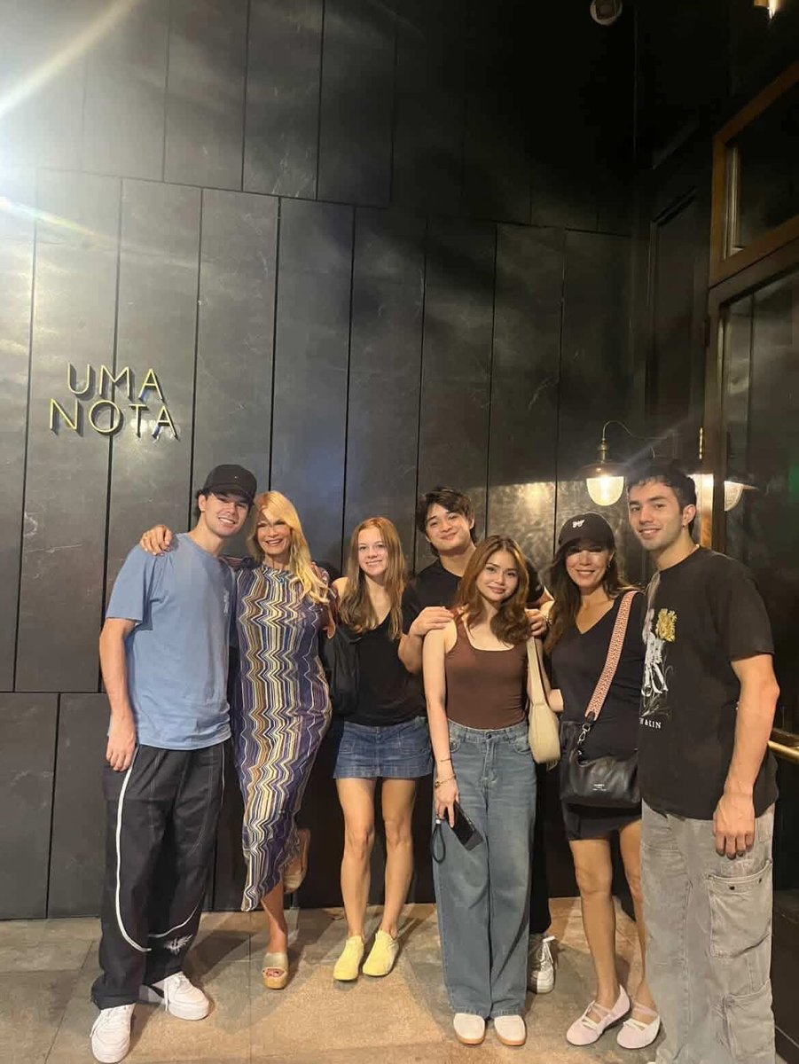 ZhasimJ's tweet image. Lance november dump pero mostly may aubrey🤭🥰😍