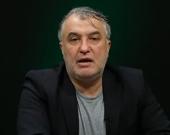 futbolarena's tweet image. Mehmet Ayan: &quot;Tedesco&apos;yu dinledim. Çok şaşırdım. İkinci yarı kontrolümüzdeydi diyor. Biz başka maç mı izledik? 89&apos;a kadar gol pozisyonu yok. Galatasaray&apos;ın ikinci yarıda Sane, Sara, Barış ve Davinson ile birlikte tehlikeleri var. İkinci yarı maç Fenerbahçe&apos;nin değildi. Bence…