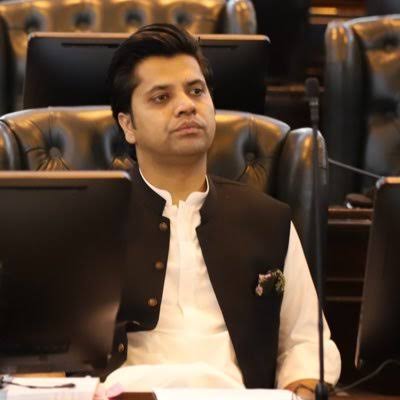 نوجوان قیادت میں شفیع جان کی شکل میں ایک اور ہیرے کا اضافہ ہوا ہے، کمال کا بندہ گفتار پر مکمل دسترس۔۔۔