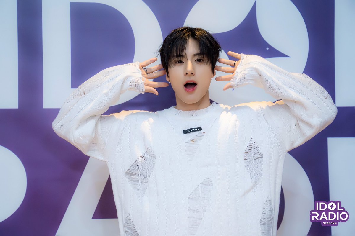 [#아이돌라디오오티디👕] 251201 에디🐶

예쁜 쪽으로는 다 잘하는
아돌라의 예쁘니🤍

<a href="/THEBOYZ_officl/">더보이즈 (THE BOYZ)</a>