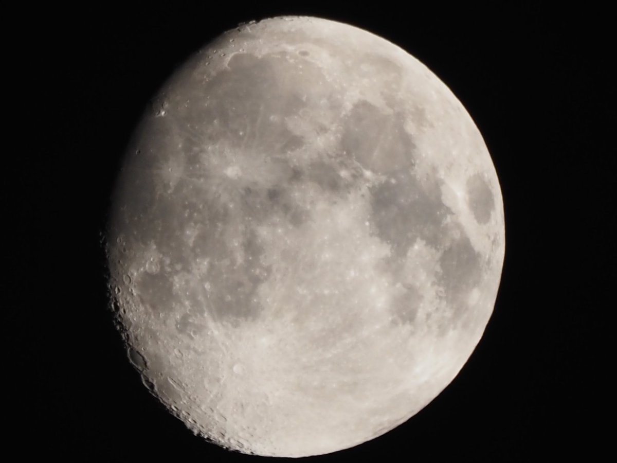 embeddedark's tweet image. #イマ月 #イマソラ #mysky #OLYMPUS #OMD #EM1MarkIII #MZD #ED #100400mmF5063ISii #400mm #デジタルテレコン #35mm換算 #1600mm #ISO200 #f6てん3 #30分の1秒 #静音モード #手持ち #5軸シンクロ手ぶれ補正ON #JPEG撮って出し #トリミング