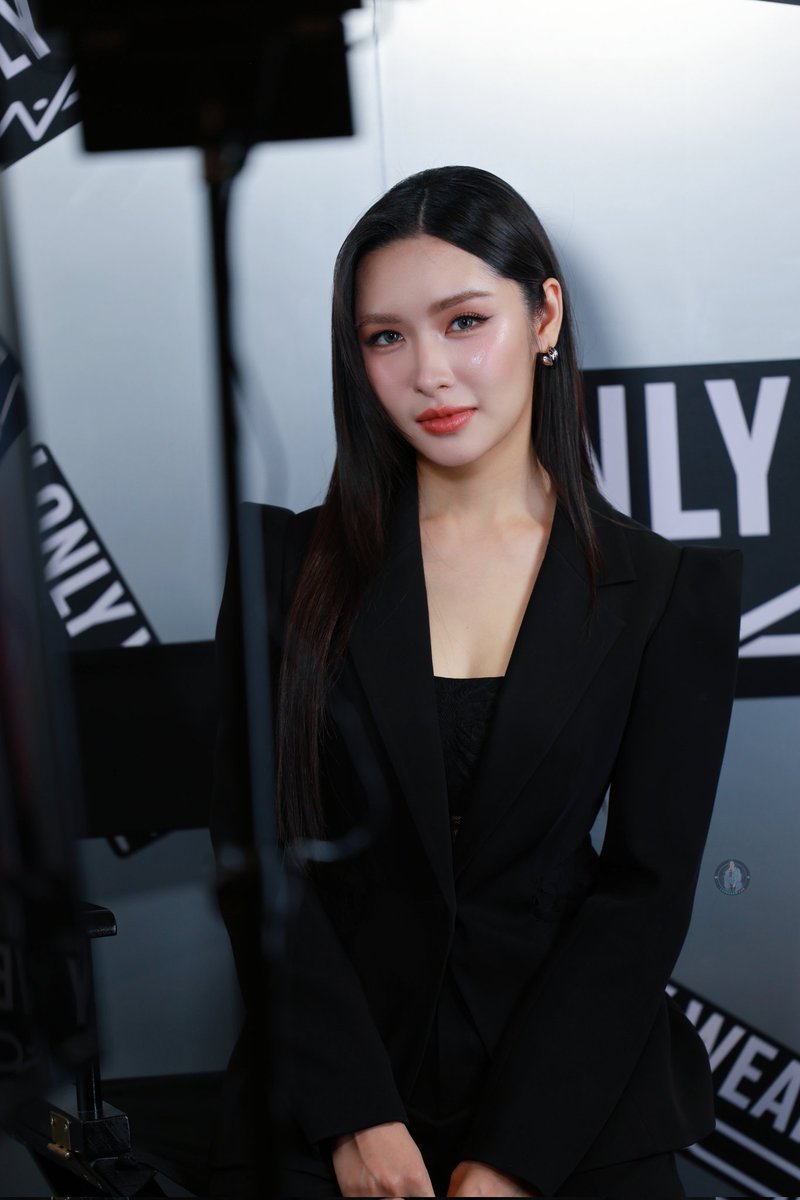 Flowerofmemory9's tweet image. คุณฐิสา วรรธน์วรานนท์ สวยอะไรเบอร์นั้นคะ จะวูบบบบ 😍❤️‍🔥

LK ONLY WEARS MAC
#MACxLoookkaew
#สิ่งที่เหลืออยู่ 
#RemainTheSeries