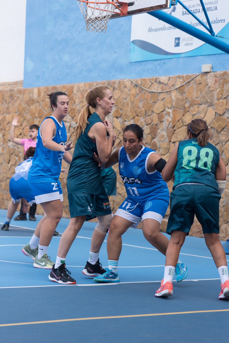 Primera Jornada de la Liga +30 Femenina 2025/2026

andaluzabaloncesto.org/almeria/delega…