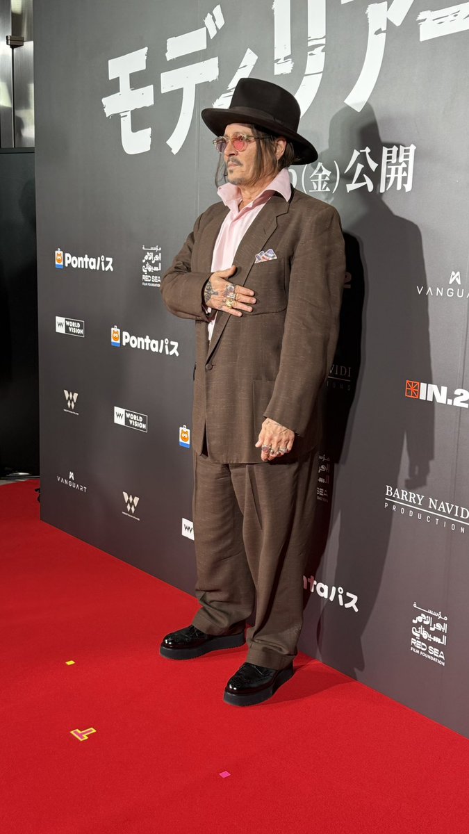Captain_Robby's tweet image. 目の前にジョニーいる
#モディリアーニ！
#JonnyDepp