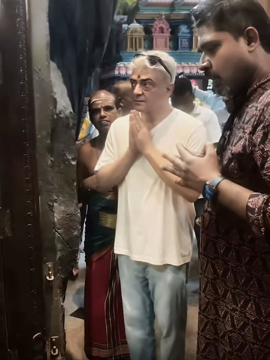ThalaAjith_FC's tweet image. Exclusive Snaps Of AK From Malaysia Murugan Temple ✨

#Ajithkumar