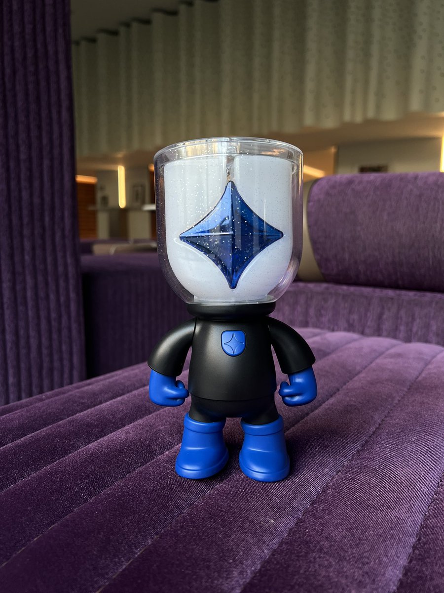 หลานบ๊อบมาส่งแล้วน่ารักมาก พอมีขาเหมือนจะลุกมาต่อยจริงๆ หัวโตอ้วมมาก เท่เหมือนพ่อมันเลย 💙

#BOBisCOMING
#BUS_OFFICIALLIGHTSTICK