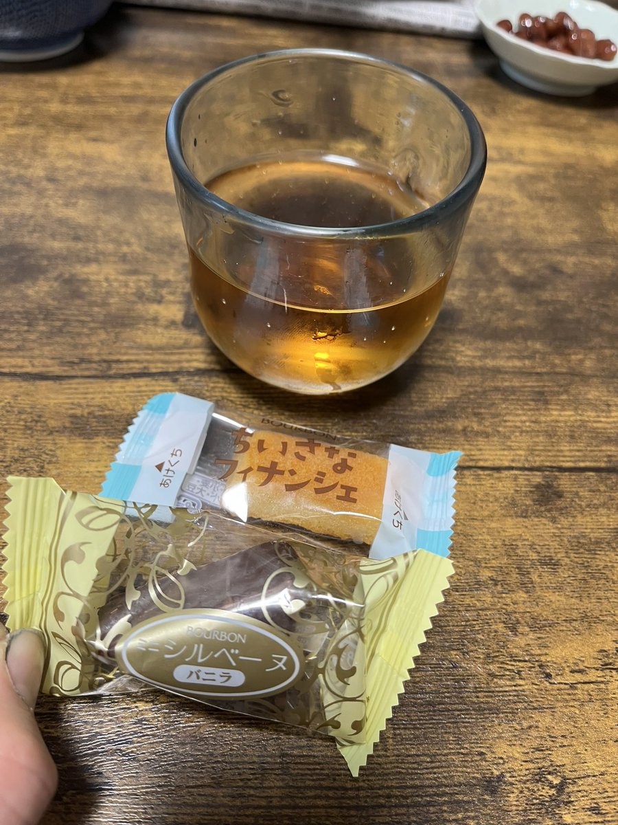 SDKuxiReqbAW3it's tweet image. 食後のおやつです