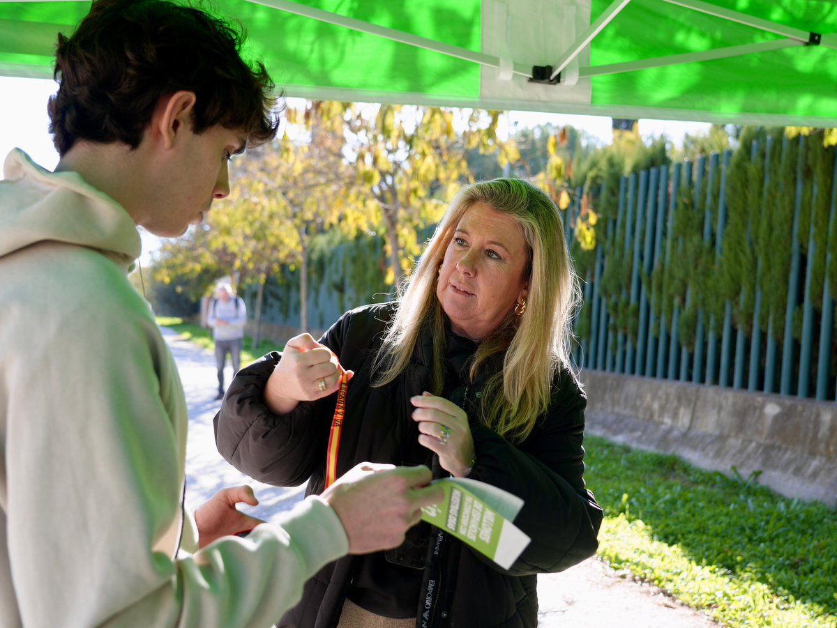 ‼️ Seguimos a pie de calle, como este lunes en el distrito Bellavista-Palmera, trasladando las propuestas de Vox para combatir el nefasto gobierno de Sánchez y las políticas del bipartidismo tan presentes en Andalucía. 

¡ Aquí nadie lucha solo ! 💪🇪🇸