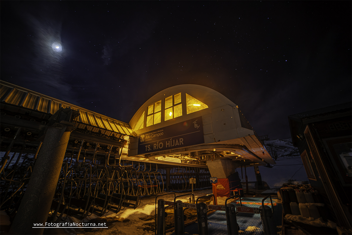 jmmpereda's tweet photo. Nueva entrada en mi blog: Salida a la estación de #esquí de #AltoCampoo espectacular noche de fotos y #nieve #Tengoganasdenieve #ComparteAltoCampoo #esquialtocampoo #Cantabriamasxdescubrir #CantabriaApetece @Alto_Campoo @cant_infinita
https://t.co/Prj1dPblrK https://t.co/hYtWiI6Lp4