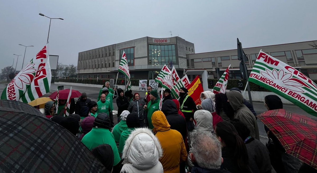 I lavoratori della Rotork Instruments di Orio al Serio hanno protestato l'1 dicembre 2025 con un presidio davanti ai cancelli dell’azienda, contro la decisione unilaterale di confermare la dichiarazione di esubero.

cisl-bergamo.it/2025/12/01/pre…