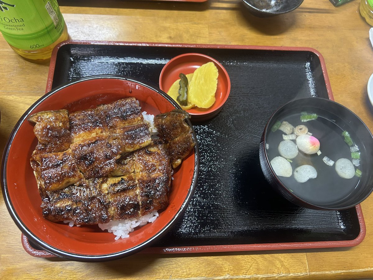 714_riko's tweet photo. 明日から！！
パパの焼くうなぎ最高に美味しかったから皆も行ってね🌼
最後写真はがんばるよの顔のらしい🤣 https://t.co/fPjLMJHaNB