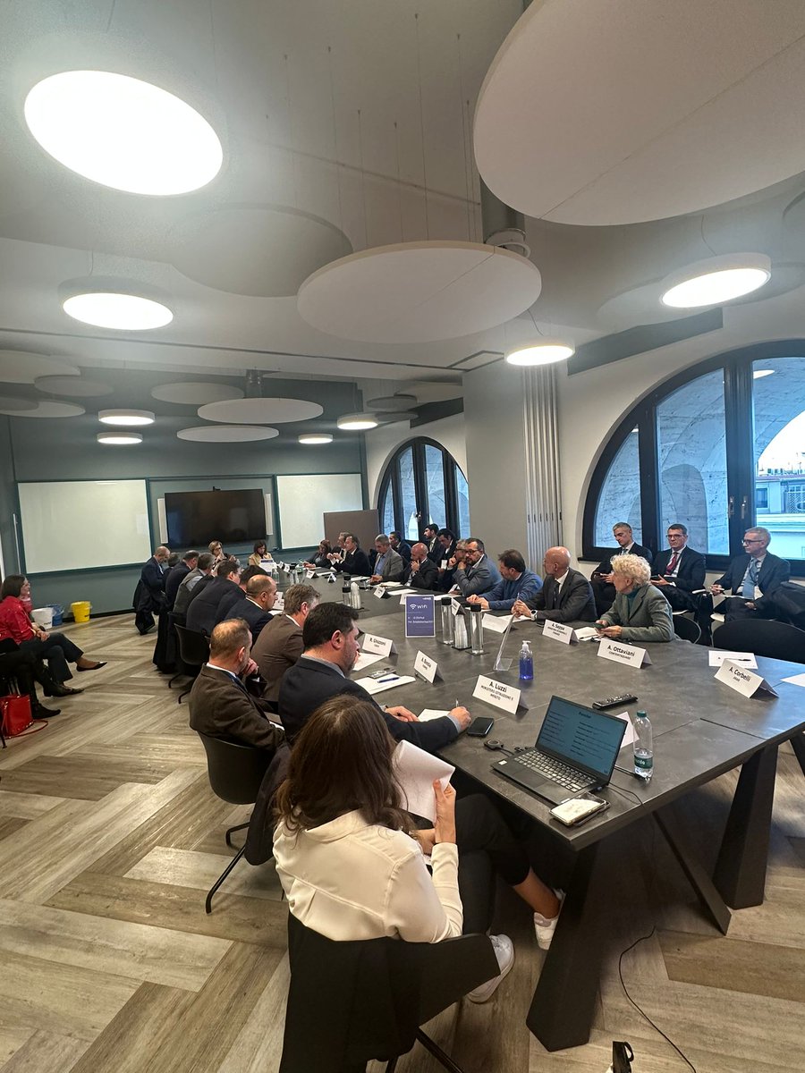 Net_Cube's tweet photo. Il 27/11 a Roma si è concluso il programma CIO Survey PA 2025 con il workshop “CIO e CISO della PA di fronte alle sfide della Cybersecurity”. Confronto su competenze, budget e governance: AI sarà alleata ma anche fonte di nuovi rischi. #Cybersecurity #PA https://t.co/tayL6ObMun