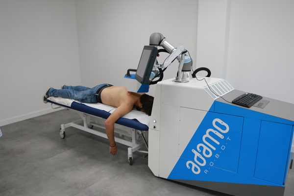 RevistaDeRobots's tweet image. ❌ El robot ADAMO reduce hasta un 60% los tiempos de recuperación del paciente gracias a su apoyo diagnóstico predictivo y a la ejecución precisa del tratamiento establecido por el profesional sanitario
Artículo ☑️ revistaderobots.com/robots-y-robot…

#Robótica #Automatización #Industria40