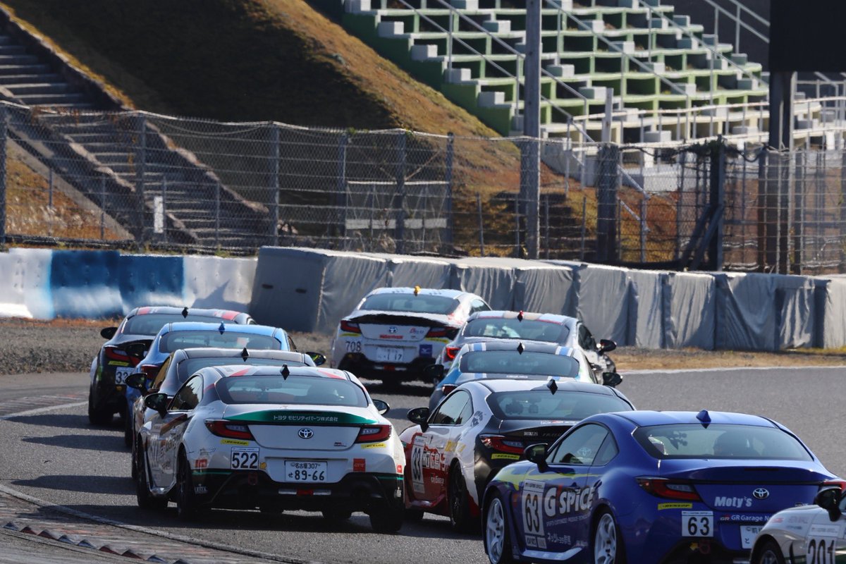 morio_racing's tweet photo. #GR86BRZCUP 最終戦 岡山
決勝P8、年間6位でシーズン終了！
最終戦でようやく自分らしい落ち着いたレースができた😊

レベルの高いドライバー・チームと戦って得たシリーズ6位はとても価値あるもの。
(ほぼ自己資金の限界サラリーマンレーサー部門では1位かな！？笑)

皆様1年間お疲れ様でした！ https://t.co/CPNDNaF7tF