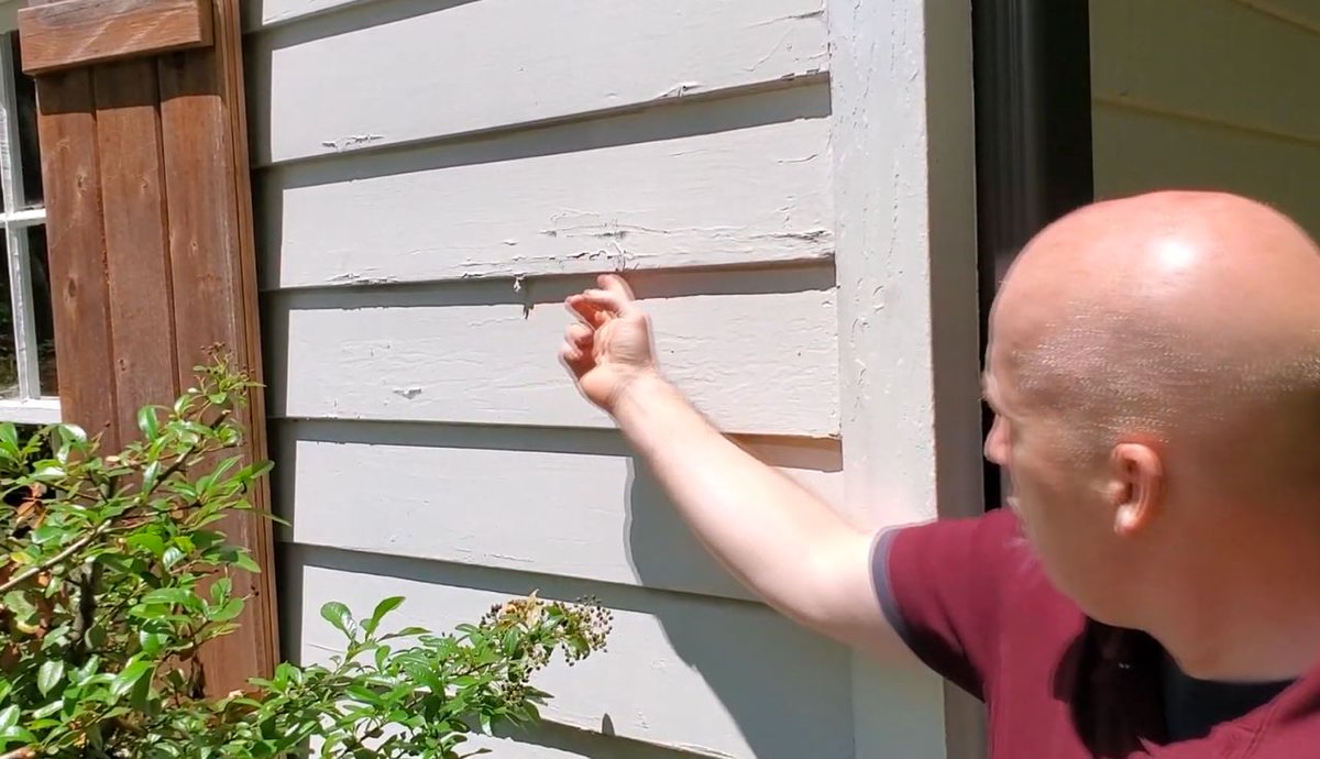 Paint and Drywall Moisture Failures Due to Improper Caulking - Prevention, and Solutions: j.mp/3m8xOMC #caulk #caulking #paint #painting #exteriorpainting  #building #buildings #construction #maintenance #homes #drywall #moisture #mildew #homebuilding #mold #repairs