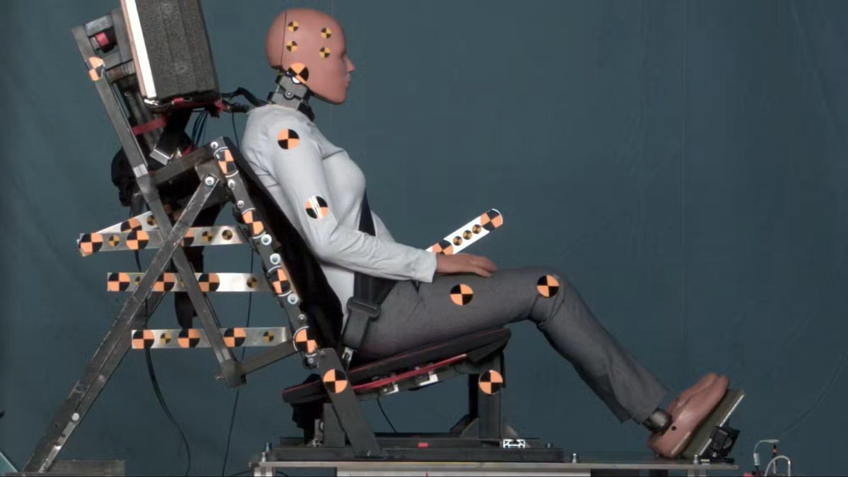 Llega el primer dummy femenino real para crash tests.
Un cambio histórico para diseñar coches más seguros para TODAS las personas.

#SeguridadVial #CrashTest #THOR05F #InnovaciónVial