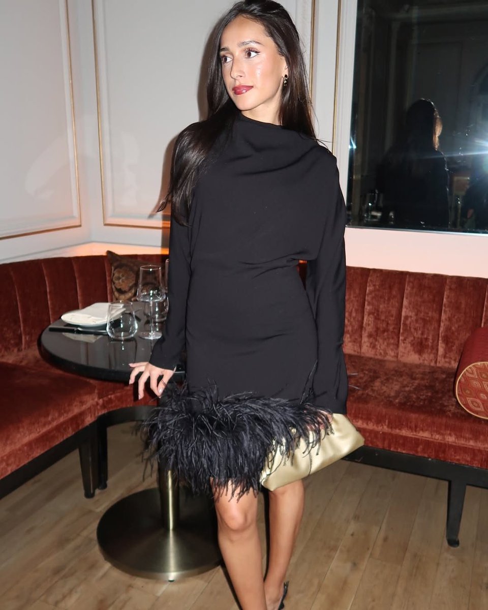 THEOUTNET's tweet image. We&apos;re always here for a feather moment, and naturally, it&apos;s @16Arlington
@looks_by_becs and #FOUNDONTHEOUTNETh ttps://the-outnet.visitlink.me/YkU1db