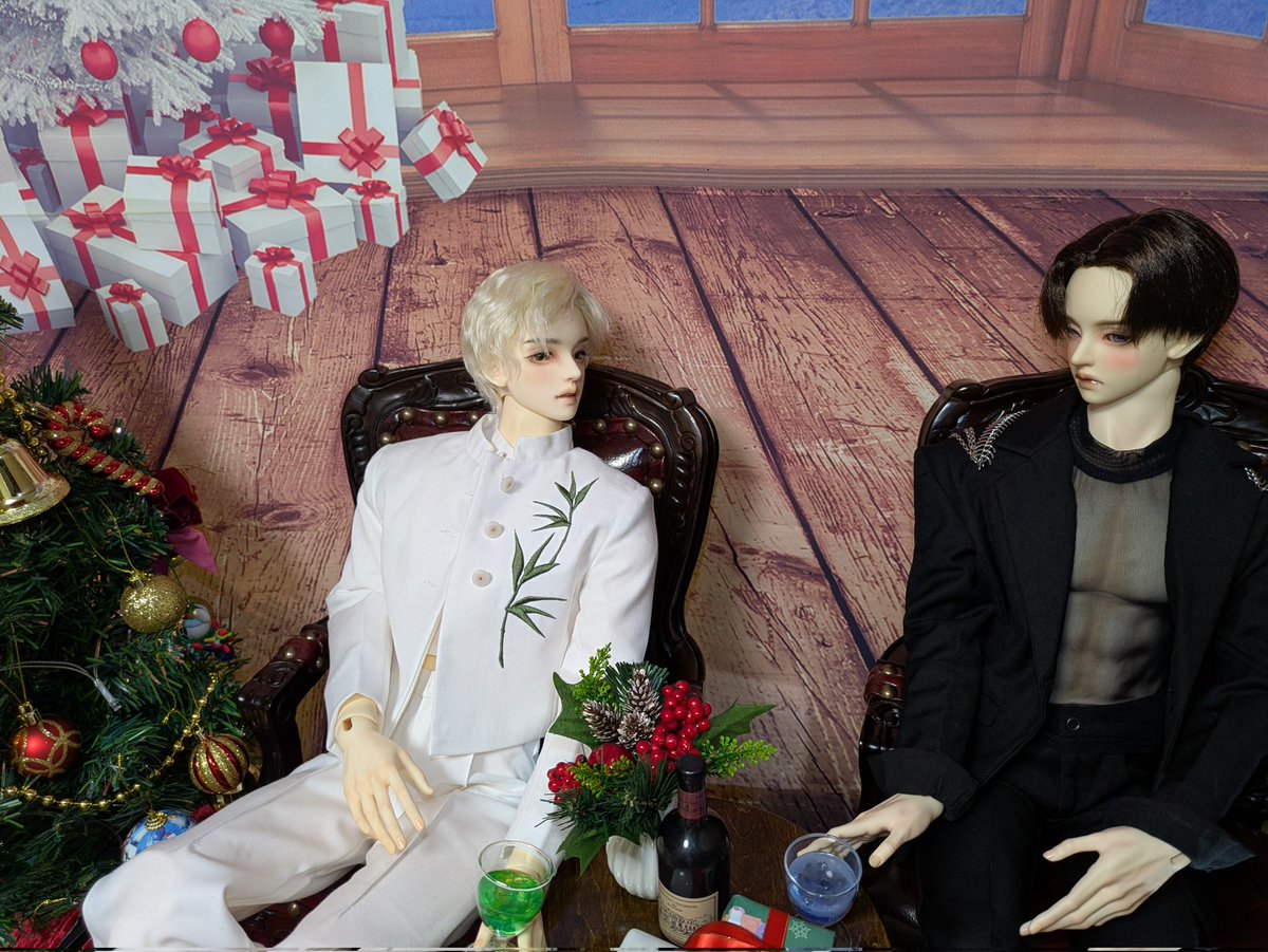 peony_ash's tweet photo. クリスマスの飾り付けしました🎄
それにしてもうちのこ、かっこいいっす♥️
#LUNABLANC 
#루나블랑 https://t.co/9MOQW3e1jT