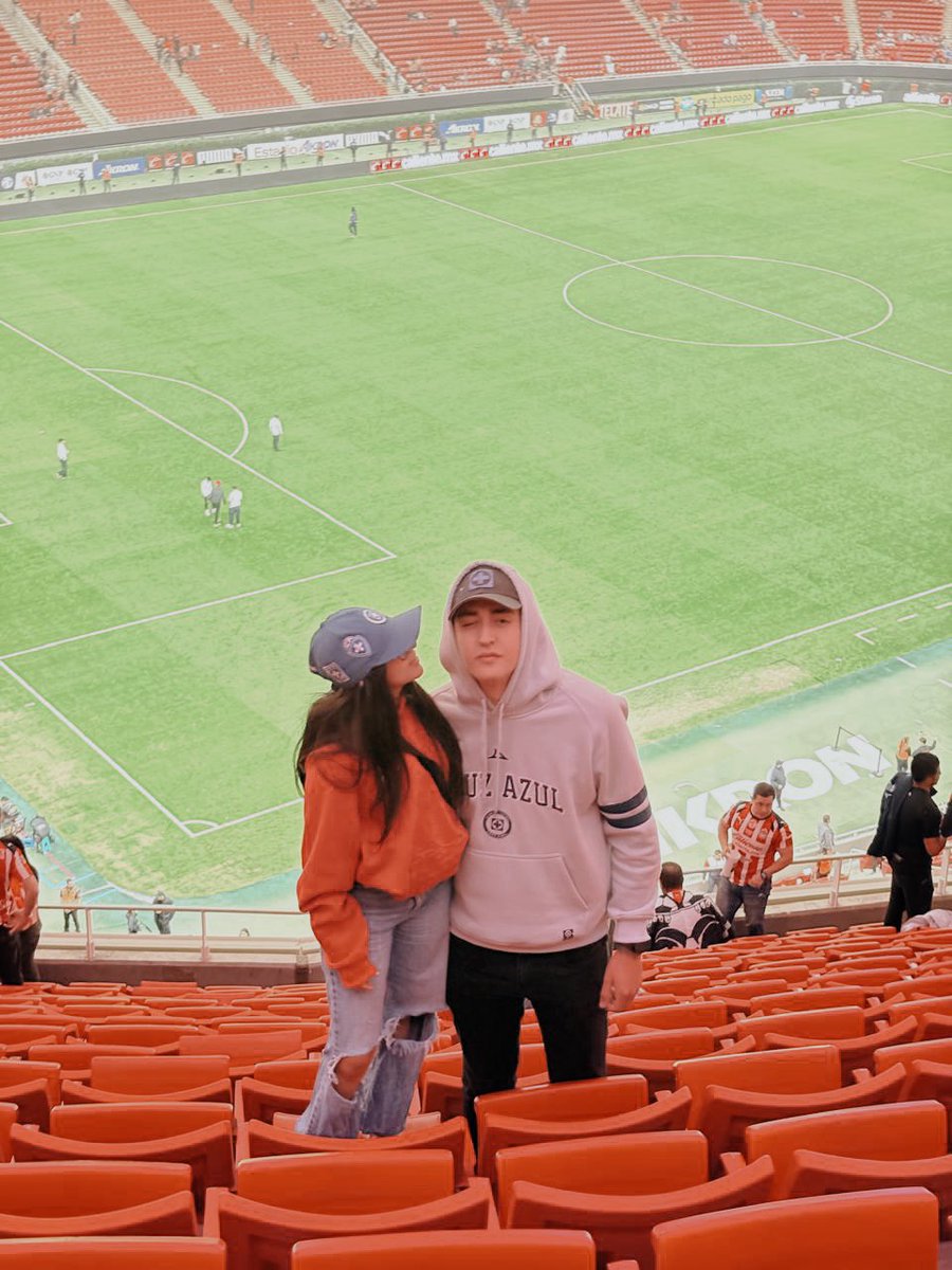 solo somos Rudolf y yo yendo a todos los partidos posibles del azul