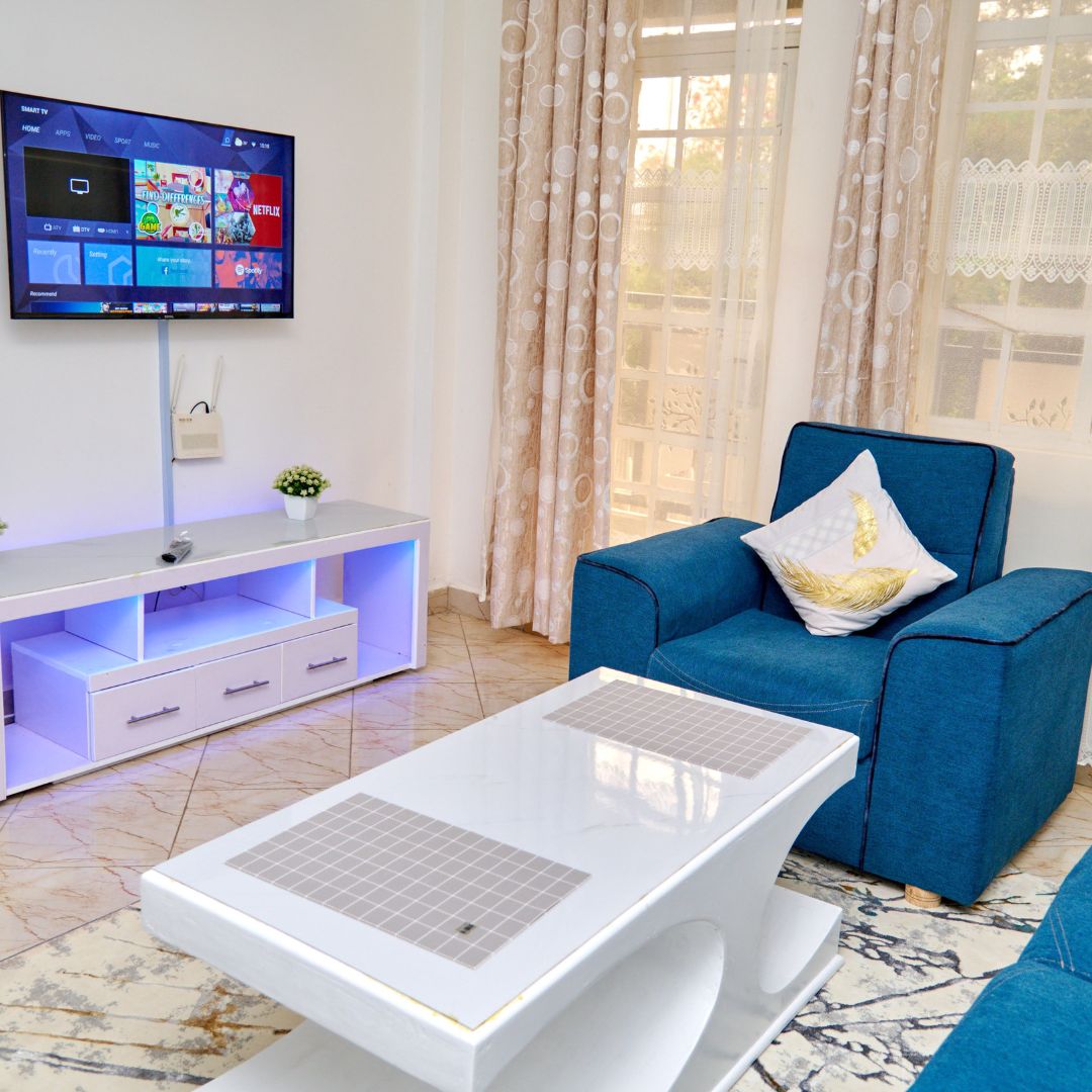 NimmohsHomeStay's tweet image. Housekeeping just did their magic,
Now we are just missing YOU in frame. Tap in!
Enjoy a discount when you book directly on our website nimmohs.co.ke
Meet us in the Dms or 📞 0746236567
#NimmohsHomestays
#ExploreNanyuki