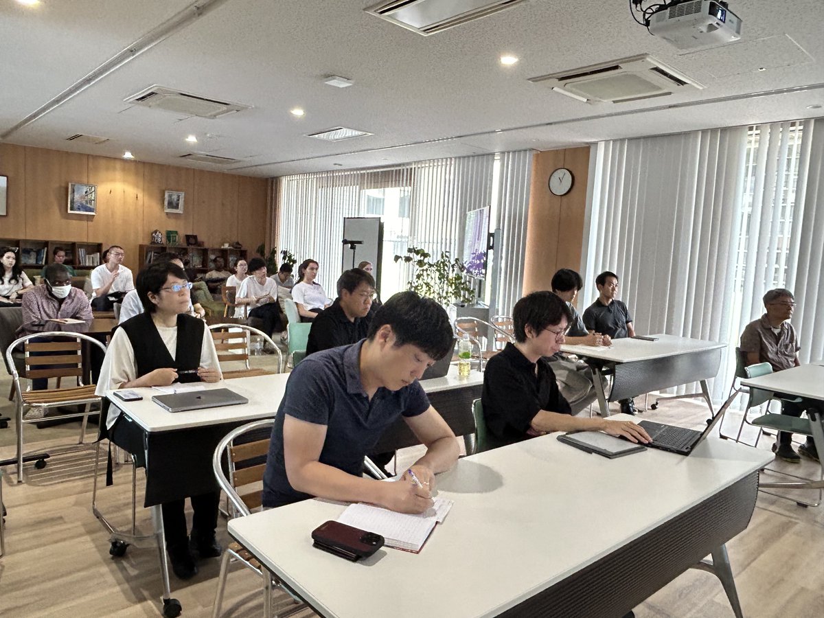 IRCMS_KU's tweet image. The 129th IRCMS Seminar was held on Sep. 24th, 2025 at IRCMS. Dr. Stamatis Papathanasiou @stambio from Institute of Molecular Biology visited IRCMS and gave us a lecture, with about 40 participants exchanging ideas and opinions. 🙋‍♂️Thank you for joining us!🥰

#IRCMS