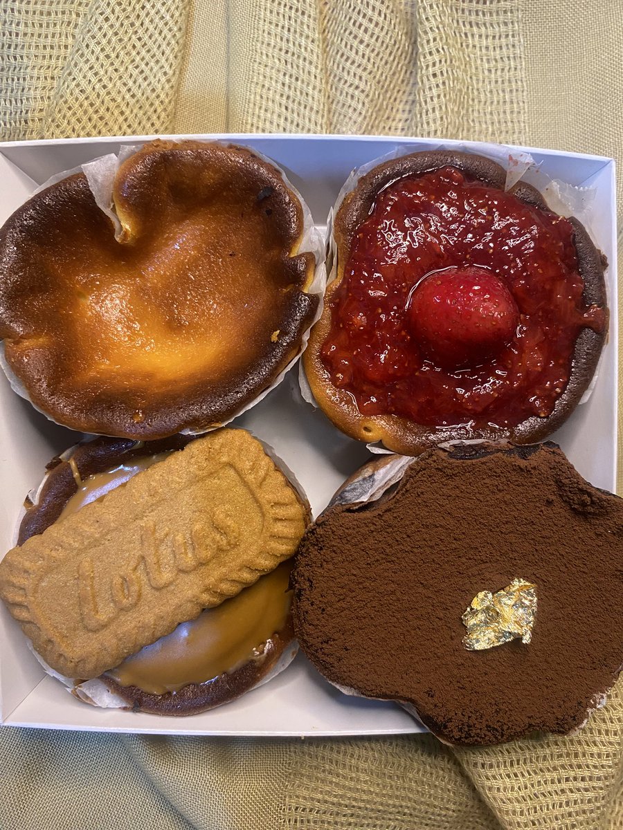 malamkuu's tweet photo. F 30, married, bake her own soft cookies, brownies, cheesecake and butter cake https://t.co/W989IZcFI1