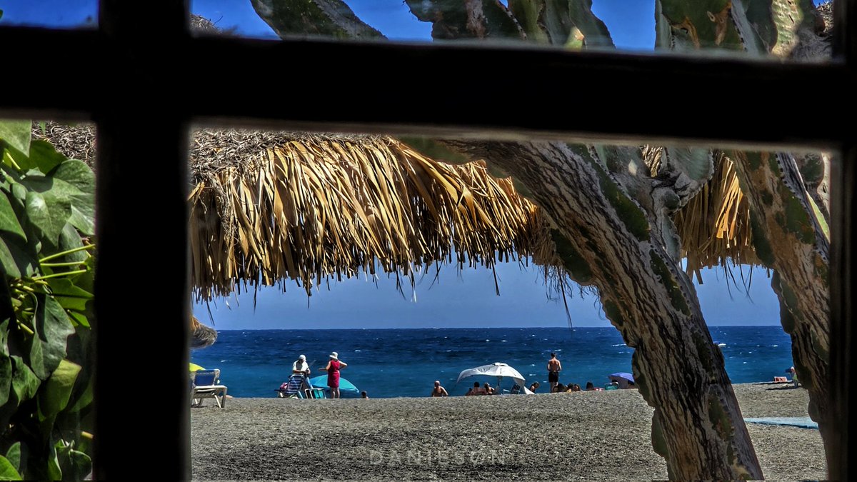 daniieson's tweet photo. Camuflaje #Tesorillo #CostaTropical #Granada #Andalucía #Almuñecar #beach https://t.co/r1q9QivnuE