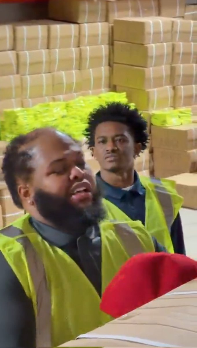 Am i tripping or do I see Miss Nasty B?