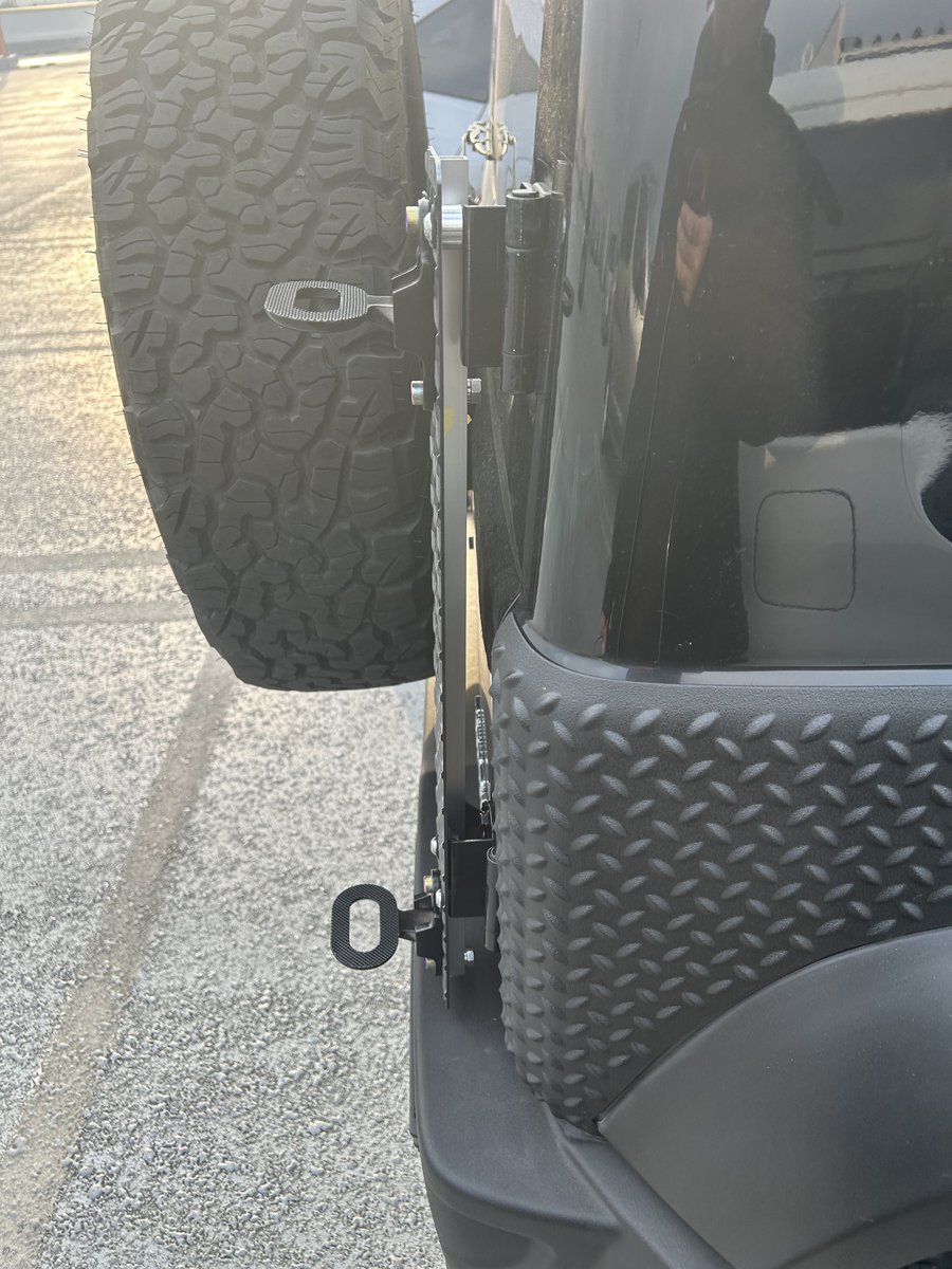 null_null33's tweet image. しっかりつけて乗ってみたけど2.3mmの鉄板ひしゃげるかもと思ってアルミ角パイプ補強が思ったより強い

スペーサーはあんま意味ない☻︎穴増やしてなんかしらつけれるようにするか光らせよう