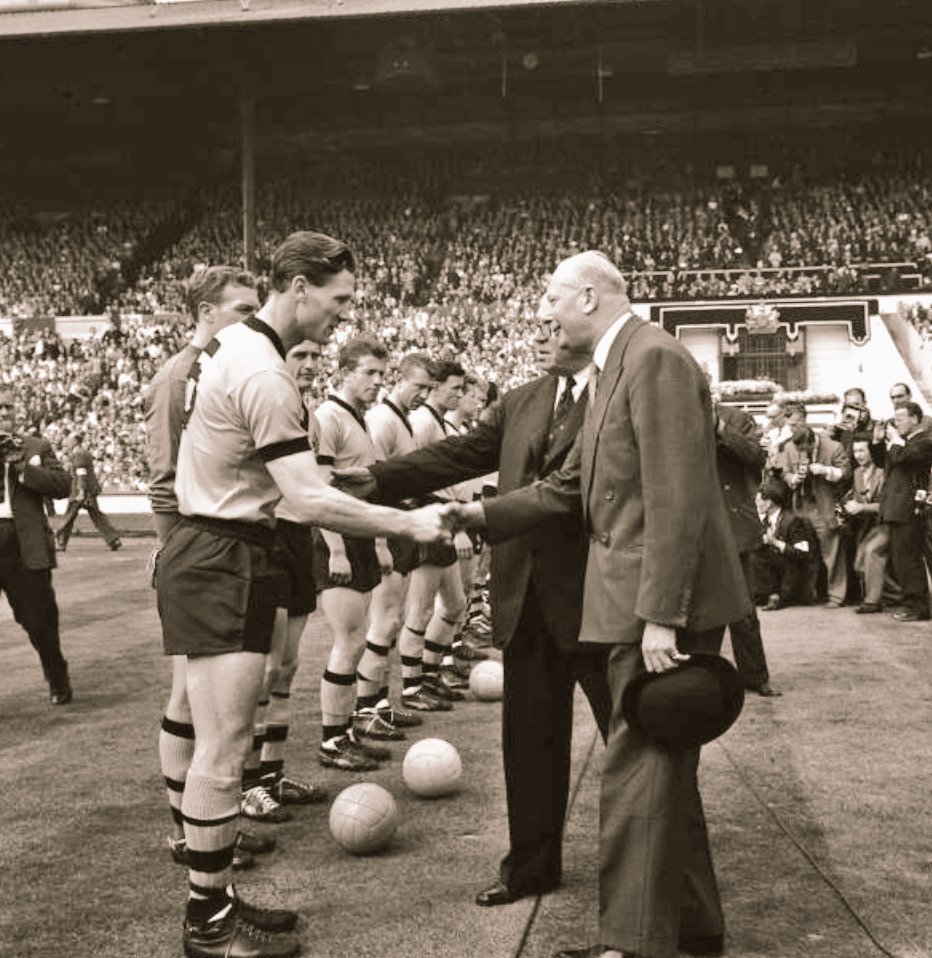 footballmemorys's tweet image. The Duke of Gloucester meets the Wolverhampton Wanderers players ahead of the FA Cup Final back in 1960

#WWFC #Wolves #WolverhamptonWanderers #FACup #Royalty