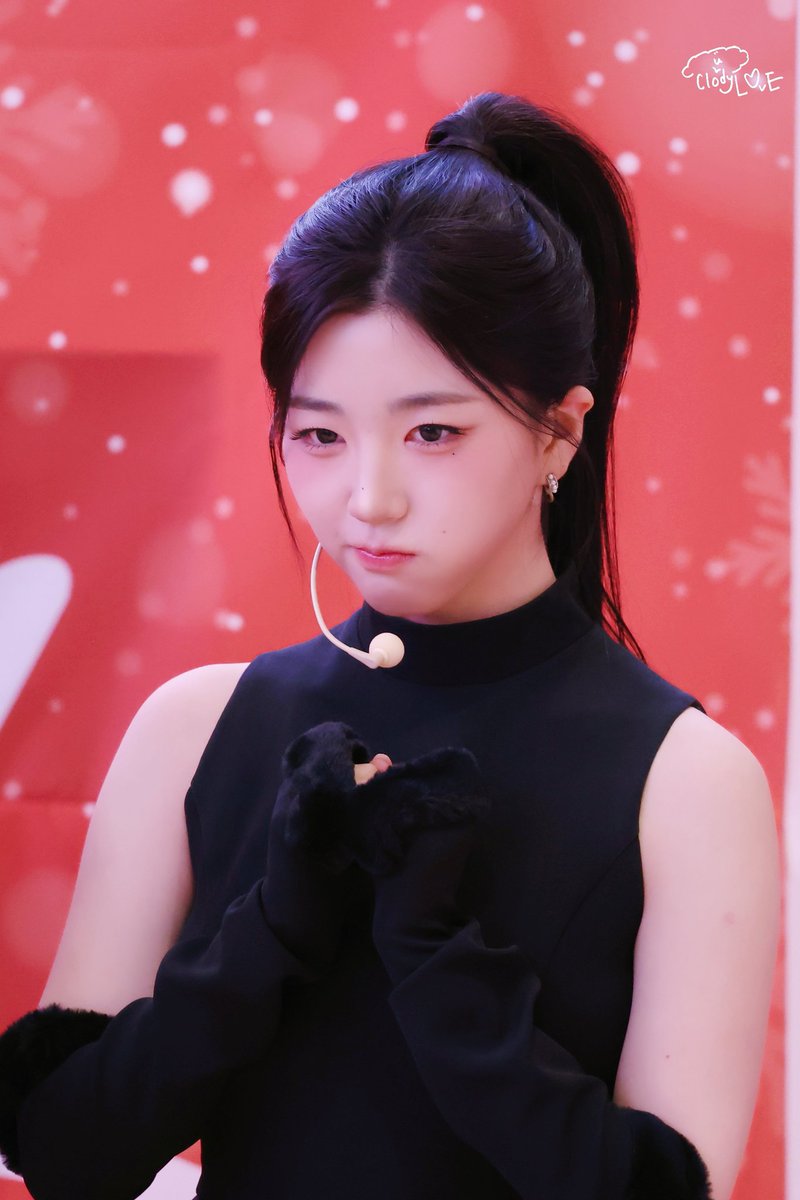 cloudyl0ve's tweet image. 251202 버스킹
내 크리스마스 선물은 바로 너야💙

#tripleS #트리플에스 #박소현 
#소현 #SoHyun #トリプルS