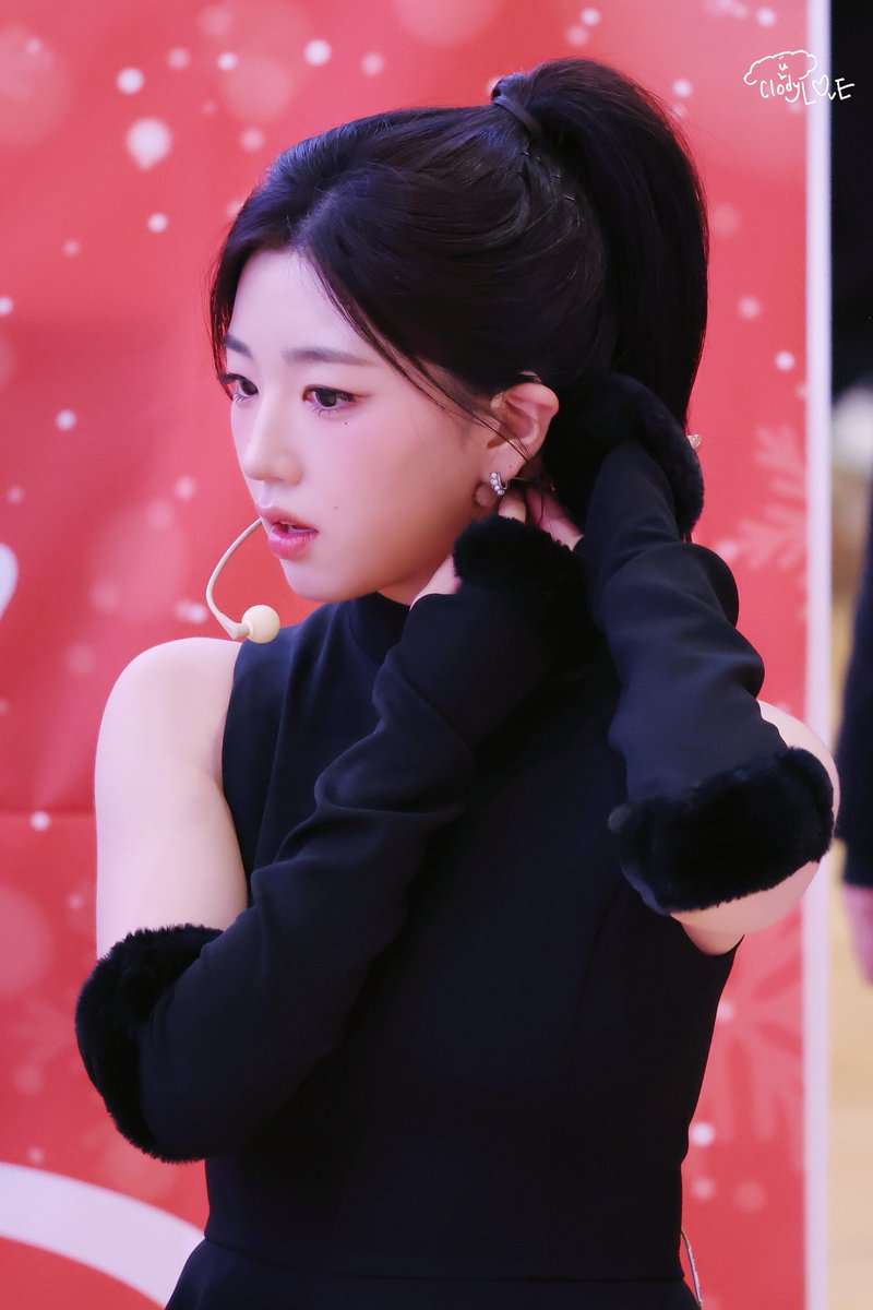 cloudyl0ve's tweet image. 251202 버스킹
내 크리스마스 선물은 바로 너야💙

#tripleS #트리플에스 #박소현 
#소현 #SoHyun #トリプルS