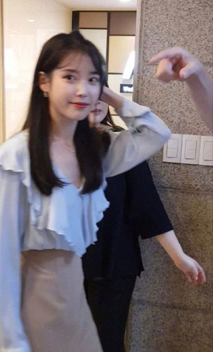 flipsteryy_'s tweet image. 폰카 아이유 진짜 goat하고 아름답고 눈물 나고 사랑해