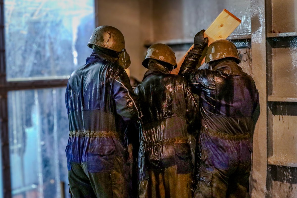 STC_EUMAM_UA's tweet image. 💧When every second counts, teamwork keeps the ship afloat.
Ukrainian trainees practise sealing leaks under real water pressure - a key skill for naval resilience and survival at sea.
 
#EUMAM_UA #DamageControl #EUdefence #NavalSupport #StandWithUkraine