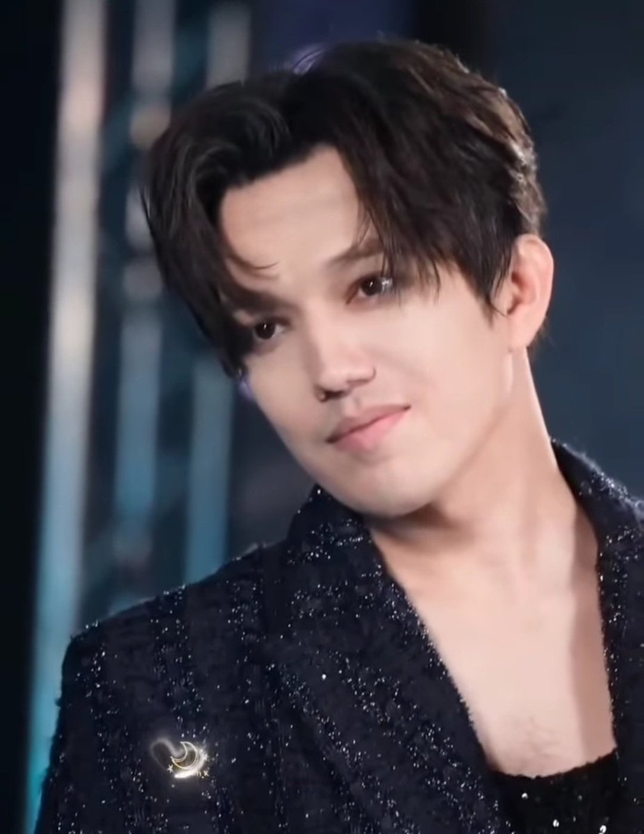 <a href="/DDears00/">DQDears00</a> Che maturità ci regala Dimash!  Amo tutte le sue fasi e tutte le sue sfaccettature.  Tutti toccano il mio cuore e la mia anima.  Vivi a lungo e sii felice, Dimash!
A VOICE THAT UNITES
#DimashQudaibergen
Follow the music