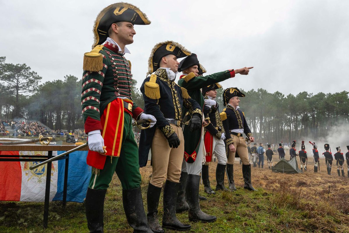 SaintCyrCoet's tweet image. « Il vous suffira de dire : j’étais à la bataille d’Austerlitz pour qu’on réponde : voilà un brave ! » – Napoléon Bonaparte
2S 220
Hommage à la victoire du 2 décembre 1805, symbole du génie militaire français et tradition majeure de Saint-Cyr. 
Chic à Cyr !