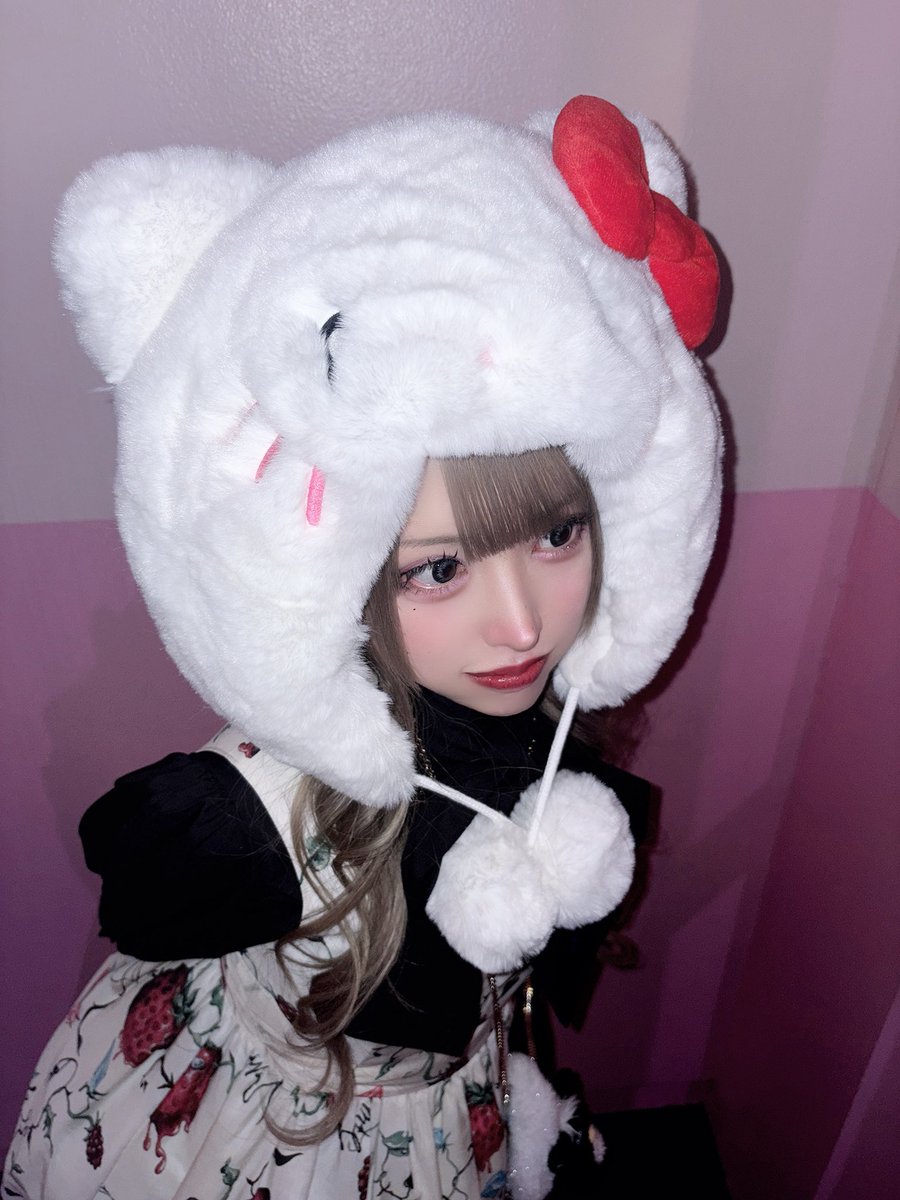 にゃん様😈💩 (@_aroro_966) / Posts / X