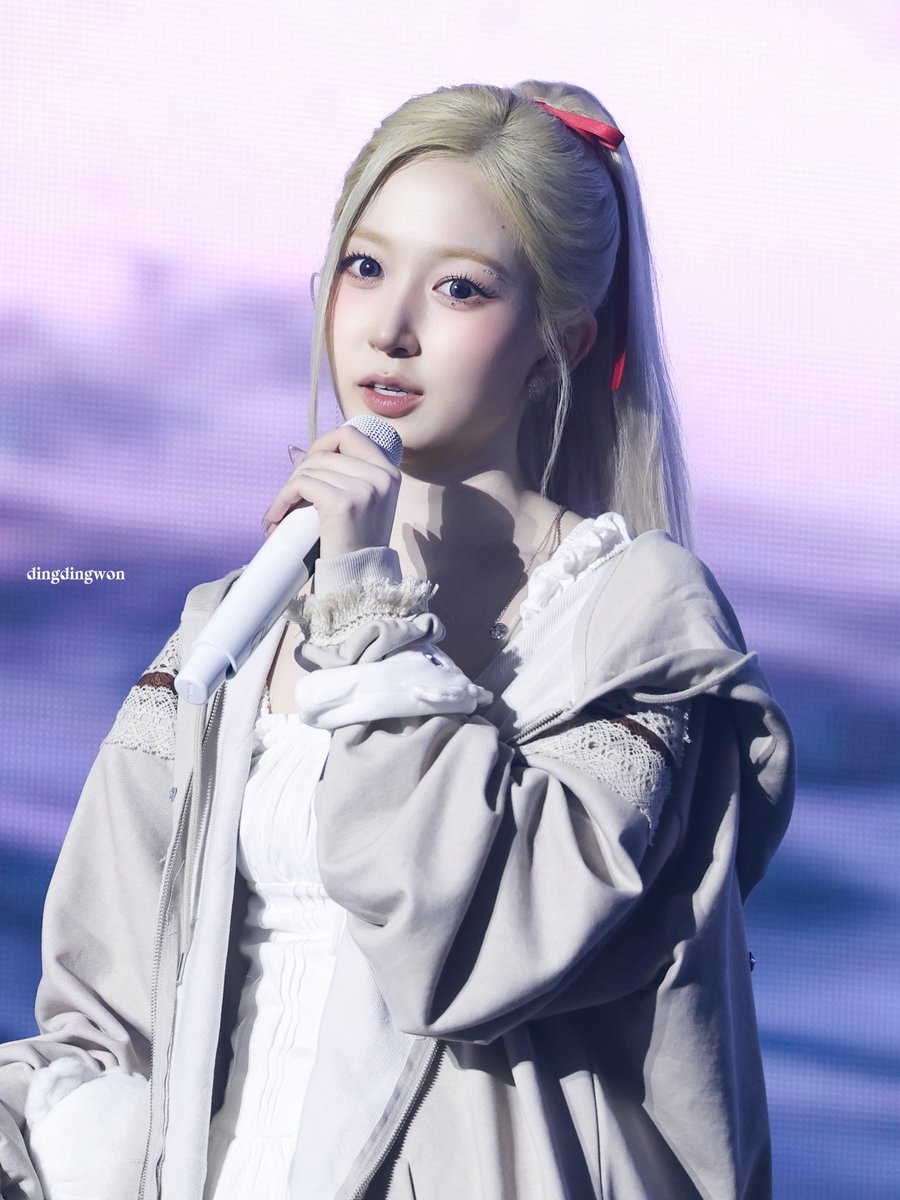 merry_ddw225's tweet image. 251130 ZERO FRONTIER Day2

#HAEWON #NMIXX 
#해원 #엔믹스