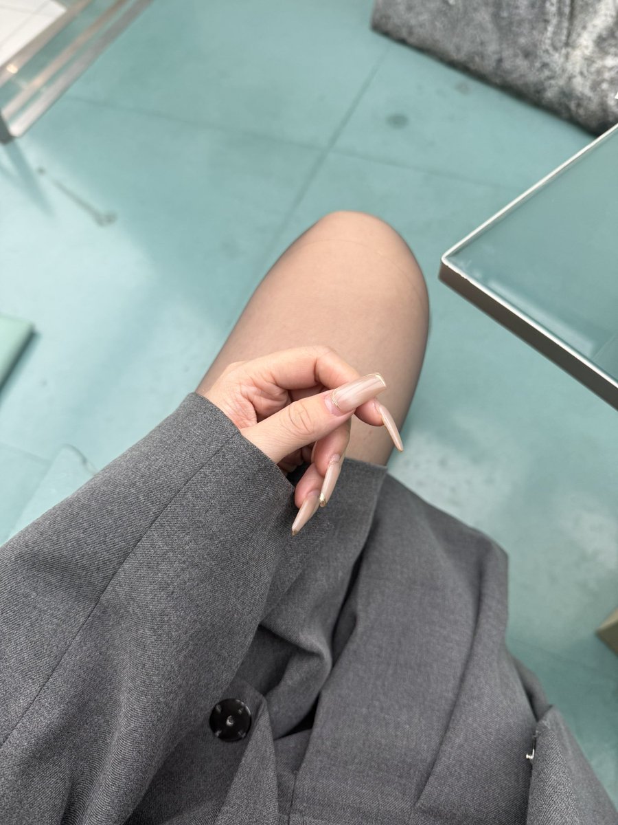 好无聊 一个人在万象城喝奶茶 点赞抽这条丝袜送给有缘人吧～ https://t.co/2enrCzZwJe