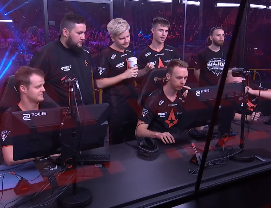 AstralisCS's tweet photo. This iconic moment happened last time we faced Liquid in a StarLadder Major👀 https://t.co/QlLztKbcIp