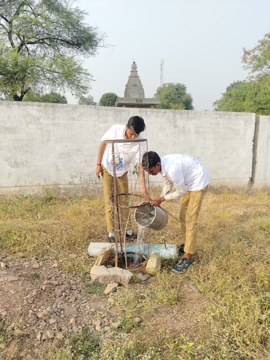 agriconsamiti's tweet image. कटनई स्कूल में युवोदय स्वयंसेवकों का स्वच्छता अभियान! 🧹🏫

छात्रों को स्वच्छता और जिम्मेदार नागरिकता के महत्व पर जागरूक किया गया।

बच्चों ने सक्रिय रूप से स्कूल परिसर की सफाई में योगदान दिया।

स्वच्छ विद्यालय, स्वस्थ भविष्य! ✨

#Yuvoday #SwachhBharat #JanjgirChampa