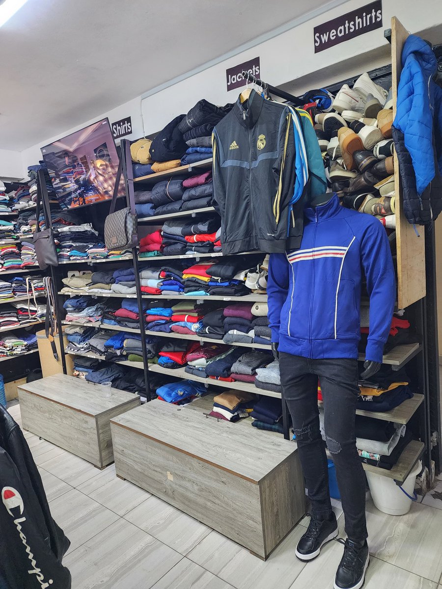 osoroKE's tweet image. Your one stop shop for everything men&apos;s thrifted wear! Visit us on the 8th Floor, Suite E4 of Gaberone Plaza or call us om 0707656809.

Jeans 1500
T-shirts 500
Polos 600
Jackets 2500-3000
Trainers 1500
Shirts 900
Shorts 800
Caps 800
Shoes 2500-4000
Sweaters 1200
Vests 450